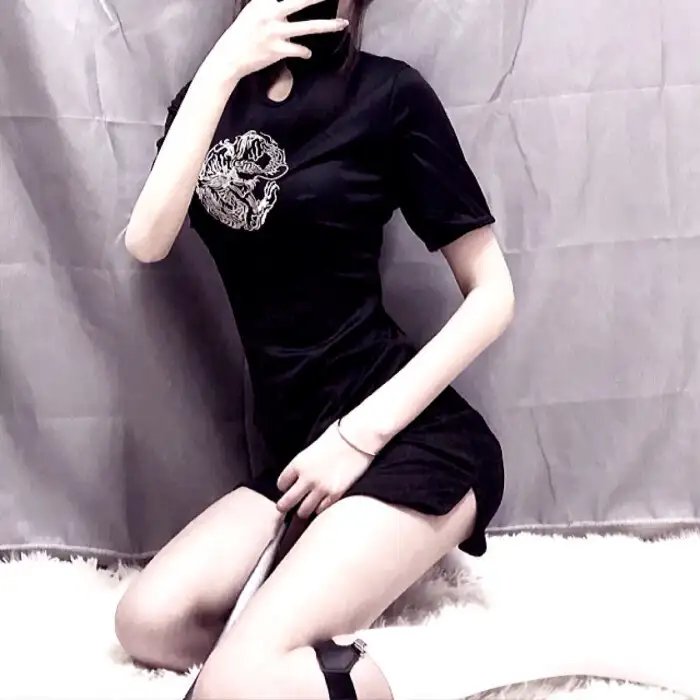 敌营十八年
